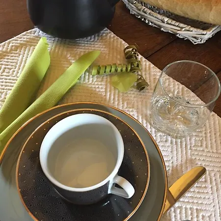 Au Bord De La Dhuy Bed & Breakfast