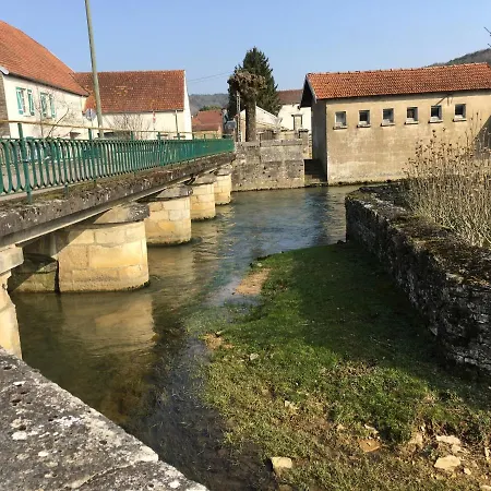 Bed & Breakfast Au Bord De La Dhuy Orges
