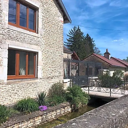 Au Bord De La Dhuy Bed & Breakfast Orges